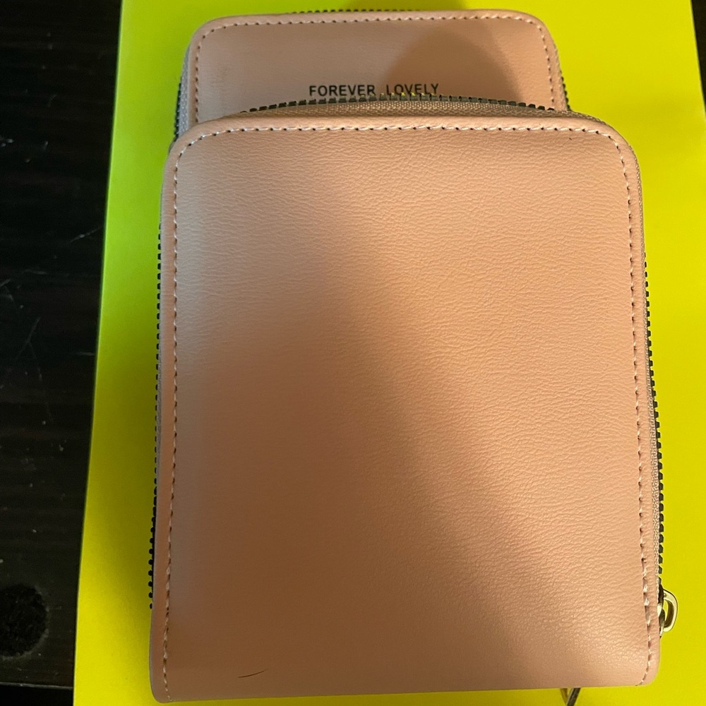 3 pocket crossbody
